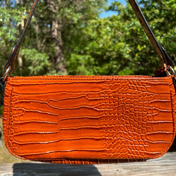 Croc embossed Baguette bag - Picture 3 of 4